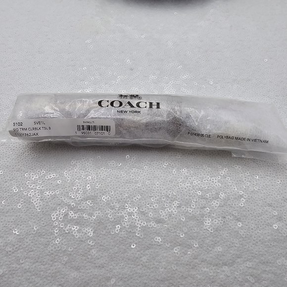 Coach Colorblock Signature Coated Canvas and Leather Tassel Bag CHARM Key Ring - Picture 4 of 4